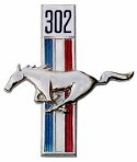 (image for) 67-68 LH 302 RUNNING HORSE EMBLEM - Click Image to Close