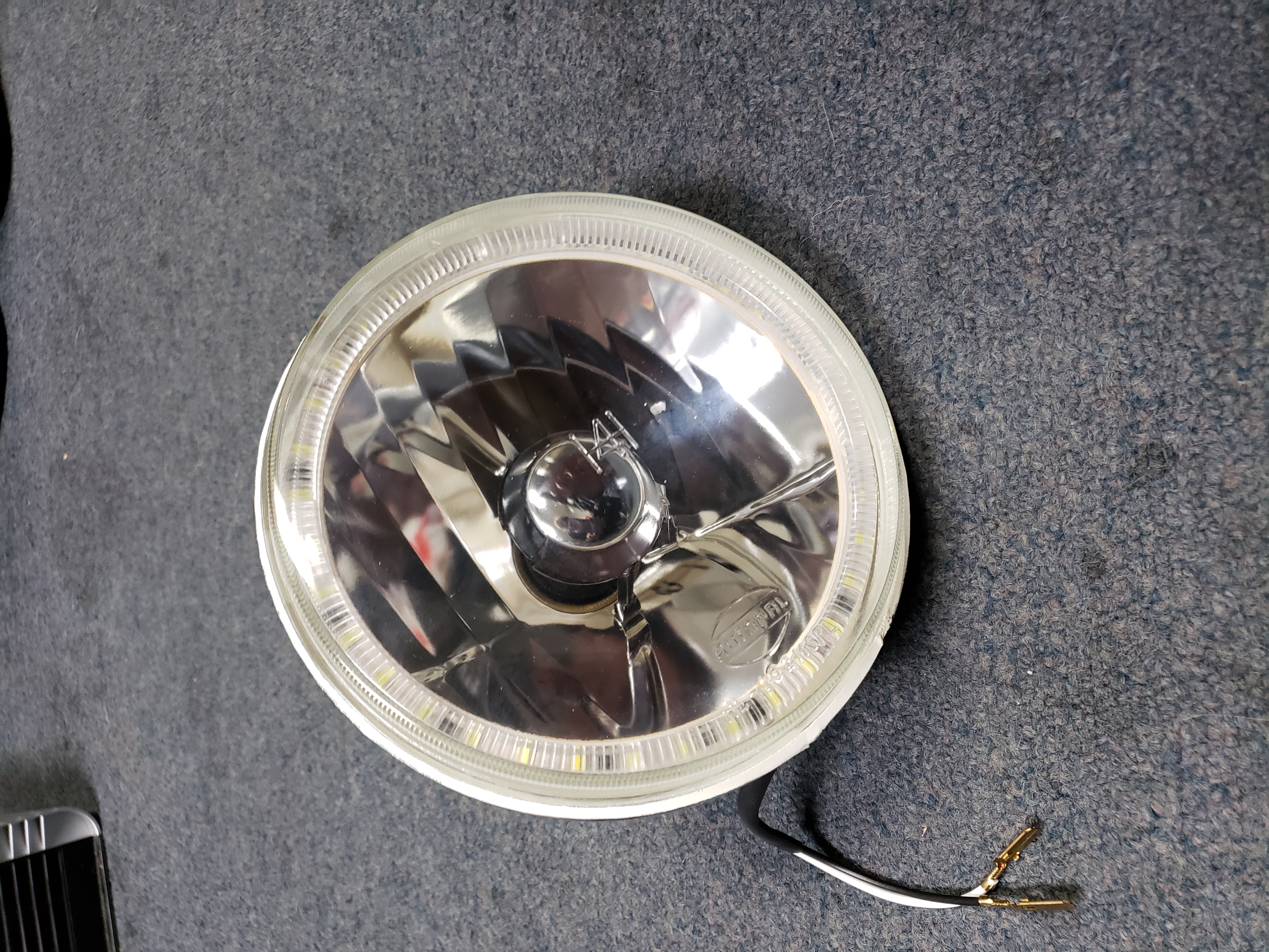(image for) 7" HALOGEN HEADLIGHT WITH LED RING - Click Image to Close